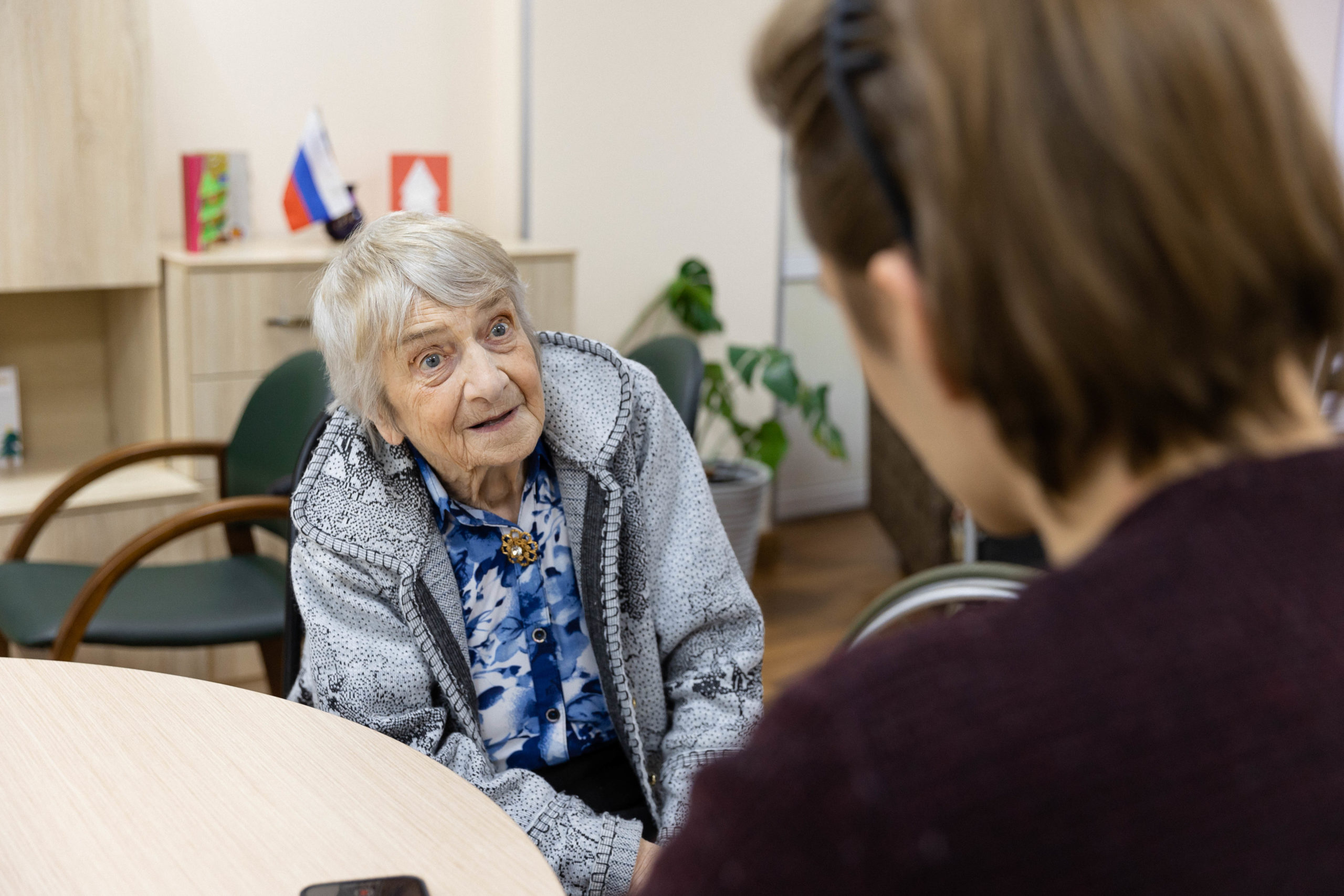 Одной в квартире было очень тяжело, поэтому и решила переехать сюда»